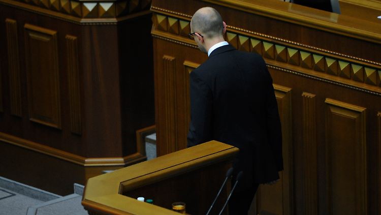 Der scheidende Ministerpräsident Jazenjuk macht den Weg für Neuwahlen frei.