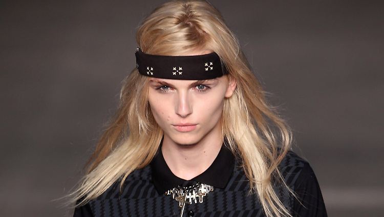 Ein berühmtes Beispiel: Aus Andrej wurde Andreja Pejic. Das Model unterzog sich 2014 einer Geschlechtsumwandlung. 