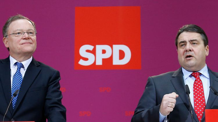 Stephan Weil (l.) ist seit Februar 2013 Ministerpräsident Niedersachsens.