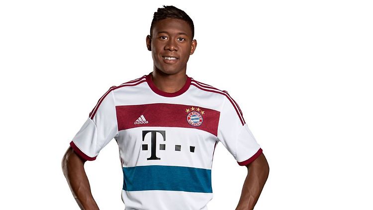 David Alaba und das neue Away-Trikot des FC Bayern.