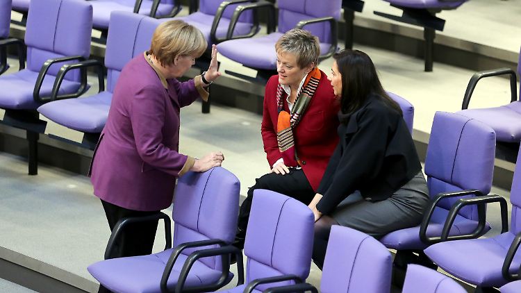 Im Herbst scheiterte Schwarz-Grün auch an der Kanzlerin, sagt Jürgen Trittin. Ob es 2017 anders ausgeht? Union und Grüne bekunden in diesen Tagen jedenfalls besonders auffällig ihre gegenseitigen Sympathien.