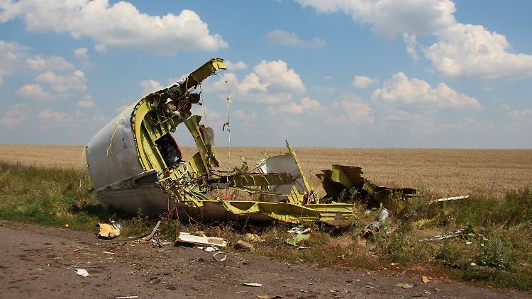 Die Trümmer des abgestürzten Flugzeugs waren über mehrere Kilometer verstreut.