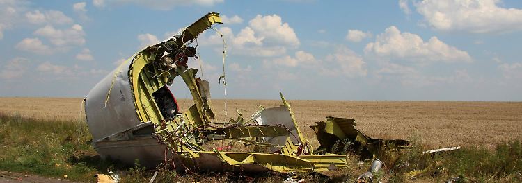 Die Trümmer des abgestürzten Flugzeugs waren über mehrere Kilometer verstreut.