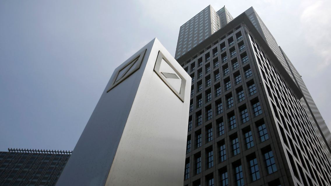 2014-07-29T052659Z_157603683_GM1EA7T118001_RTRMADP_3_DEUTSCHEBANK-RESULTS.JPG5241000137999469506.jpg