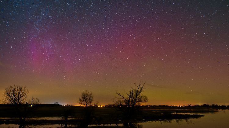Wer zu wenig Tageslicht abbekommt, dessen biologische Uhr kann durcheinanderkommen. Dagegen hilft blaues Licht.