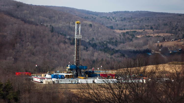 Fracking in Pennsylvania: Erdgas befindet sich nicht in Blasen, sondern in Gesteinsporen in Tiefen von bis zu 5.000 Metern oder mehr. 