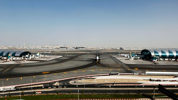 Schon der offizielle Name unterstreicht, was das Emirat Dubai mit dem Luftdrehkreuz vorhat: Blick über den bereits fertig gestellten Bereich des Flughafens "Dubai World Central".
