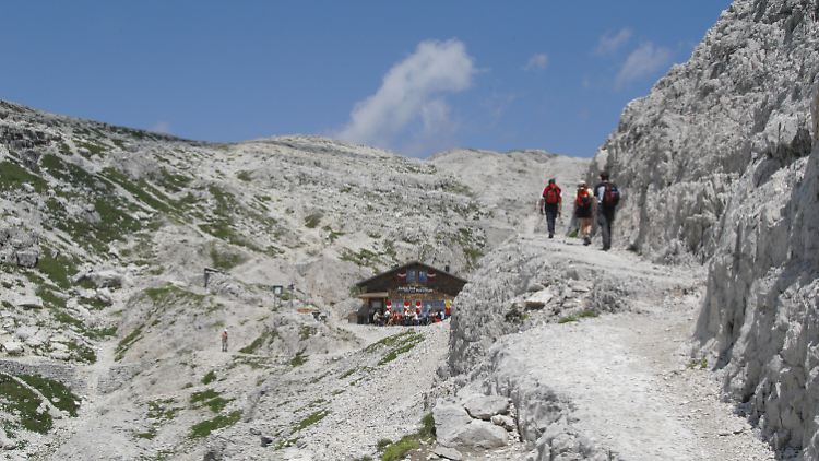 Wenigstens ein Mal im Leben sollte man die Dolomiten gesehen haben, die weißen Berge Südtirols.
