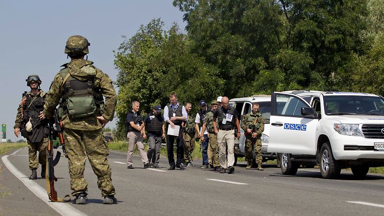 Einen Tag sollen die Waffen ruhen, damit internationale Ermittler die Absturzstelle von MH17 untersuchen können.