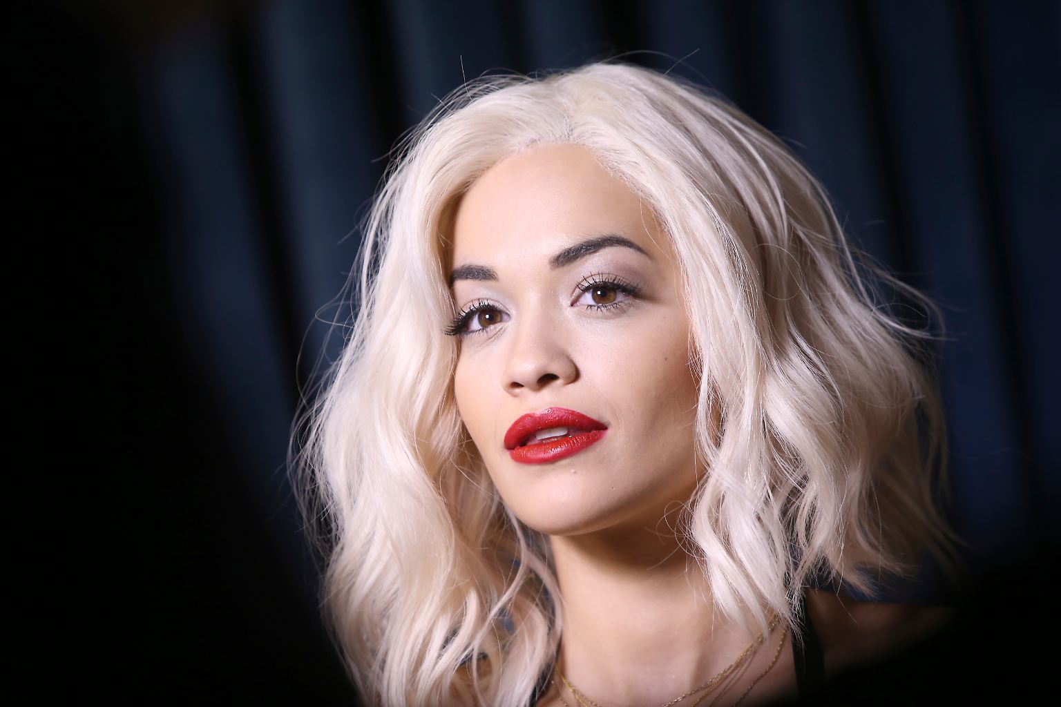 Rita Ora könnte die kleine Musik-Schwester von Rihanna sein. Oder von Katy Perry. Jedenfalls von einer dieser Hit-Frauen.