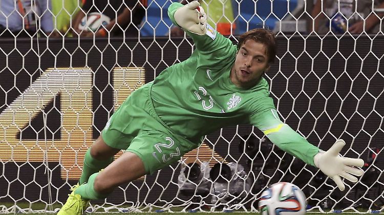 Gut gehalten: Der niederländische Torwart Tim Krul beim Elfmeterschießen im Viertelfinalspiel gegen Costa Rica bei der WM 2014.