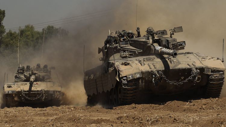 Die israelische Armee reagiert mit massiven Vergeltungsangriffen auf die Entführung eines Soldaten.