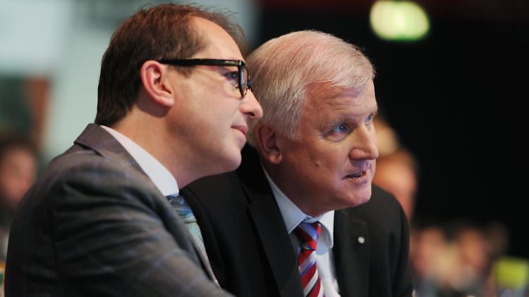 Alexander Dobrindt und Horst Seehofer: Die Gutachter lassen kein gutes Haar an den Mautplänen der CSU-Granden.