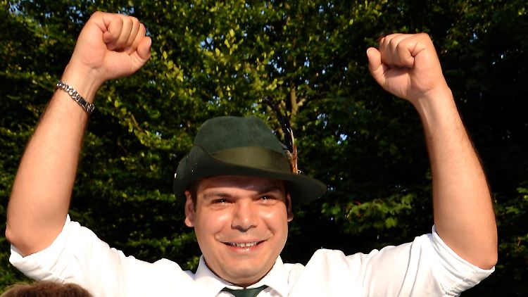 Schützenkönig Mithat Gedik: Weil er kein Christ ist, soll er seine Königskette zurückgeben.