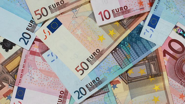 Wirtschaftsschwäche und Deflationsgefahr: Wird EZB-Präsident Draghi "geldpolitische Maßnahmen" ankündigen?