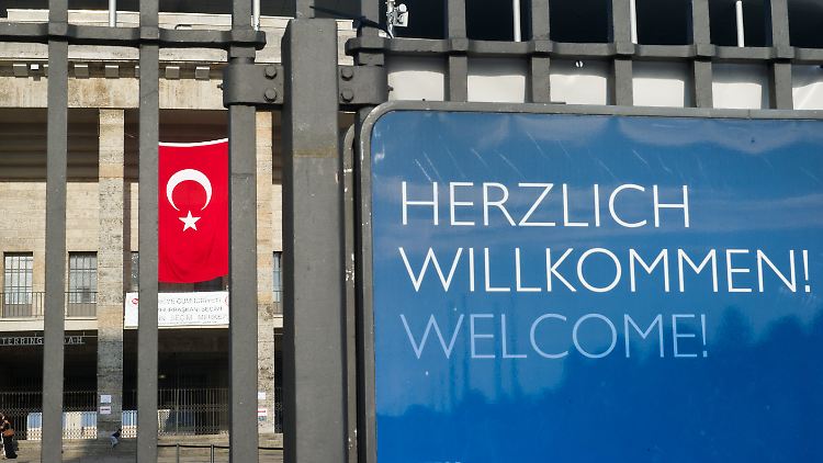Berlin war eine von sieben Städten in Deutschland, in denen Türken wählen konnten. Das Wahllokal stand hier im Olympiastadion.