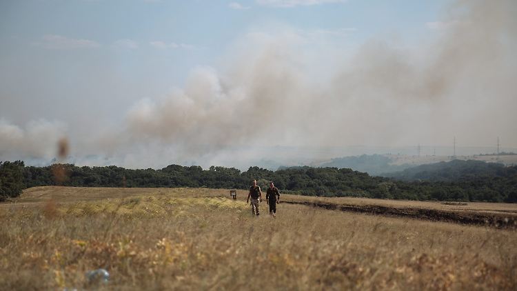 Ukrainische Soldaten auf Patrouille in der Ostukraine.