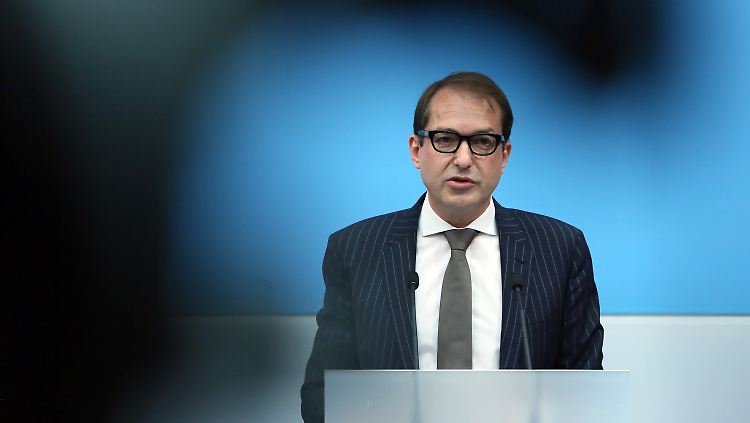 Alexander Dobrindt legte sich zuletzt immer wieder fest: Die PKW-Maut kommt.
