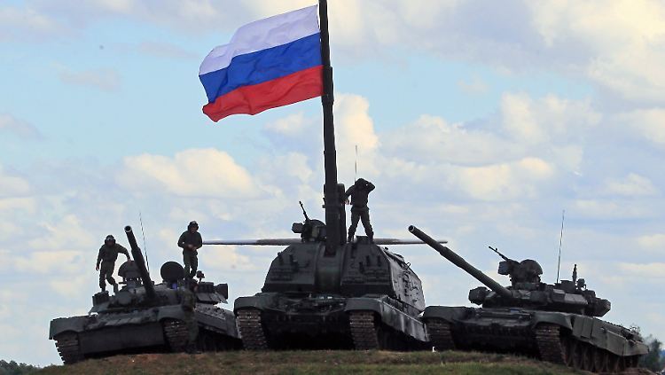 Russische Panzer auf einer Militärshow im Jahr 2012.