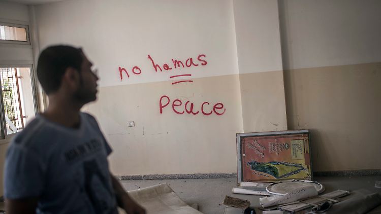 "Keine Hamas = Frieden". Den Spruch haben angeblich israelische Soldaten in diesem Gebäude hinterlassen.