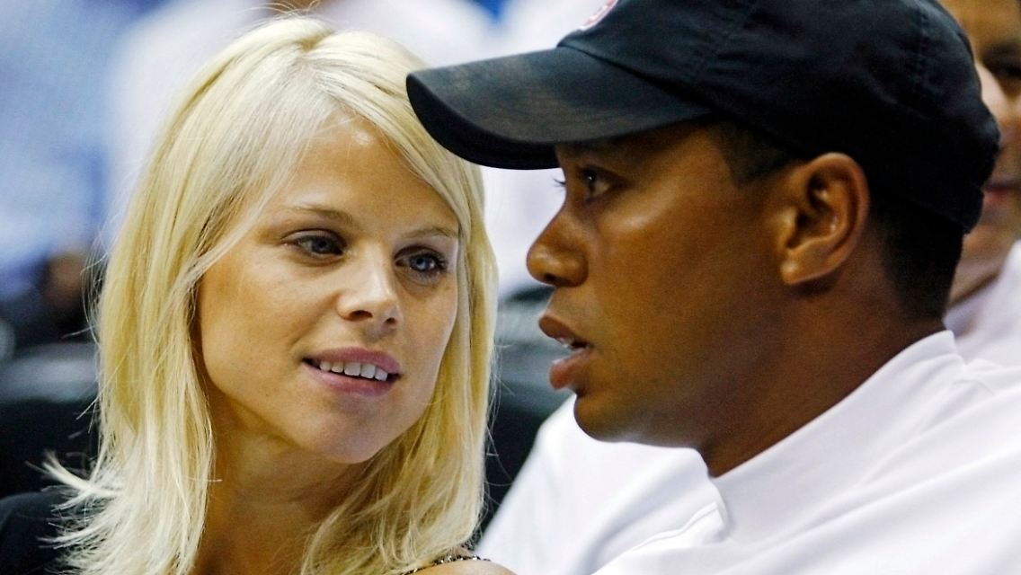 2010-08-23T193846Z_01_SIN104_RTRMDNP_3_PEOPLE-WOODS-DIVORCE.JPG8374599898105913075.jpg