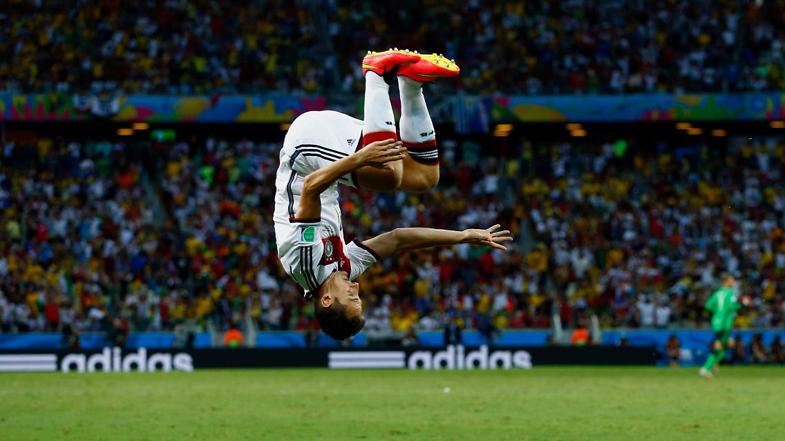 2014-08-11T121553Z_1084154417_TB3EA6L1MHZ5K_RTRMADP_3_SOCCER-GERMANY-KLOSE.JPG5223562125033595968.jpg