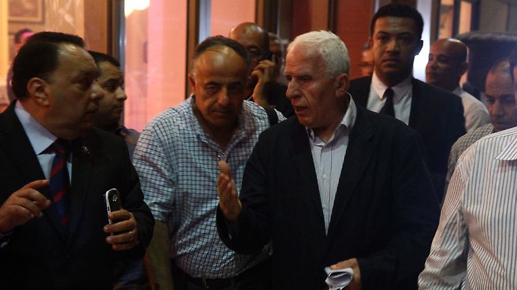 Der palästinensische Verhandlungsführer Assam al-Ahmed mit seiner Delegation.