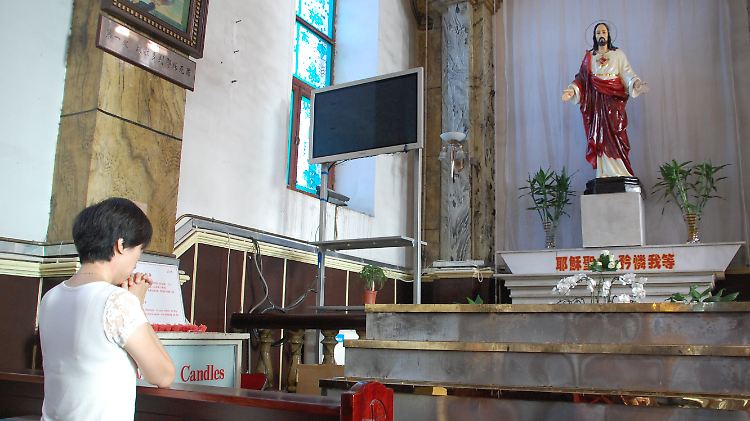 Katholiken in China müssen sich entscheiden: Folgen sie der Linie der Partei, oder halten sie Rom die Treue und tragen die Konsequenzen.