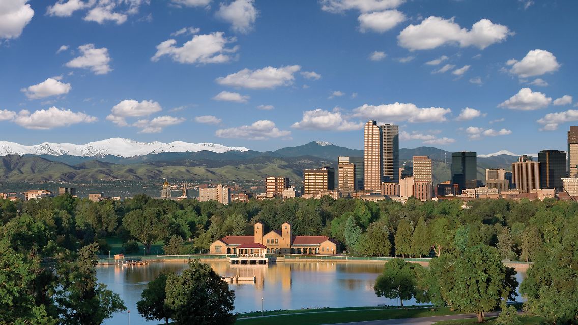 Eine Stadt mit Aussicht: Denver ist umgeben von 200 Rocky-Mountains-Gipfeln.