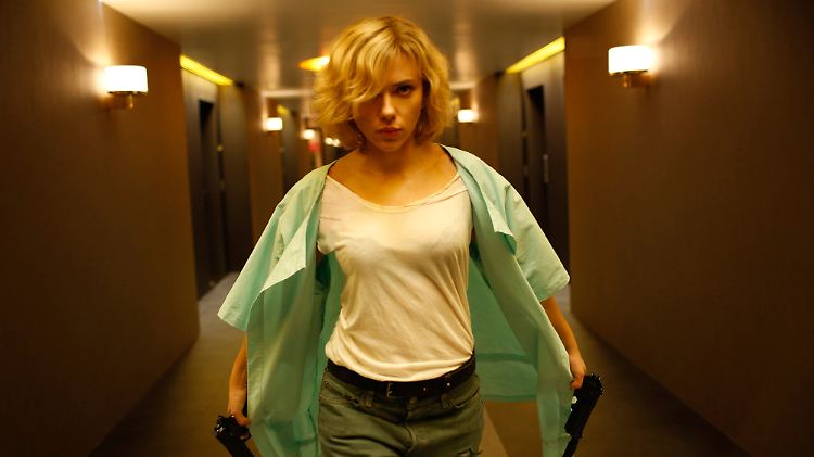 Pech für die Gangster: Lucy (Scarlett Johansson) wird zum Racheengel.