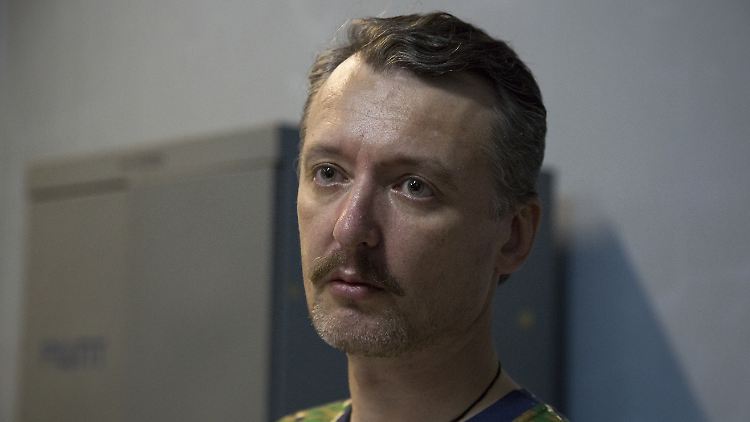 Igor Strelkow heißt in Wirklichkeit Igor Girkin, ist Russe und mutmaßlich ein Mitarbeiter von Wladimir Putins Geheimdiensten.