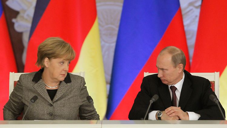 Telefonierten seit Beginn der Ukraine-Krise schon mehr als 30 Mal miteinander: Wladimir Putin und Angela Merkel.