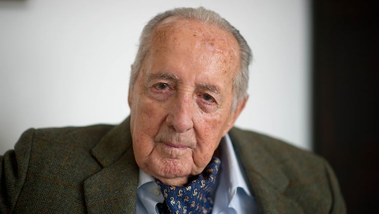 Peter Scholl-Latour wurde 90 Jahre alt.