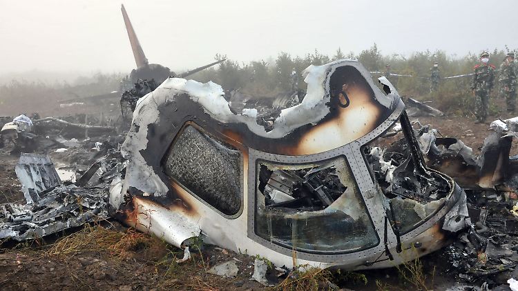 Das ausgebrannte Cockpit der Unglücksmaschine.