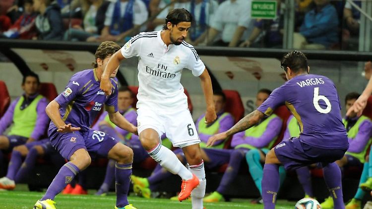 Sami Khedira im Einsatz gegen Florenz. Empfehlen konnte sich der defensive Mittelfeldmann nur bedingt.