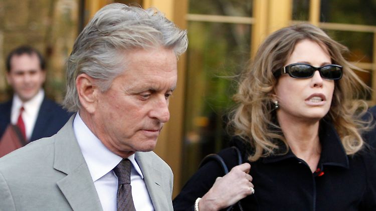 So sieht man sich wieder - vor Gericht: Michael und Diandra Douglas (Archivfoto).