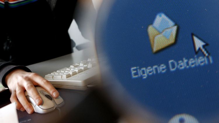 Wann darf ein Arbeitgeber ins Postfach des Angestellten gucken?