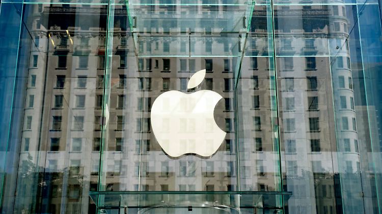 Das Allzeithoch der Apple-Aktie wurde im September 2012 mit umgerechnet 100,72 Dollar (75,63 Euro) markiert.