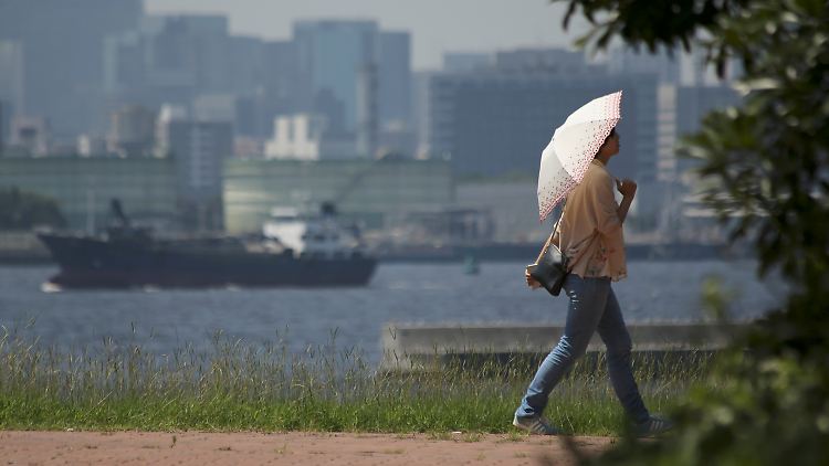 Hochsommer in Tokio: Das Thermometer steigt, die Exporte ziehen an.