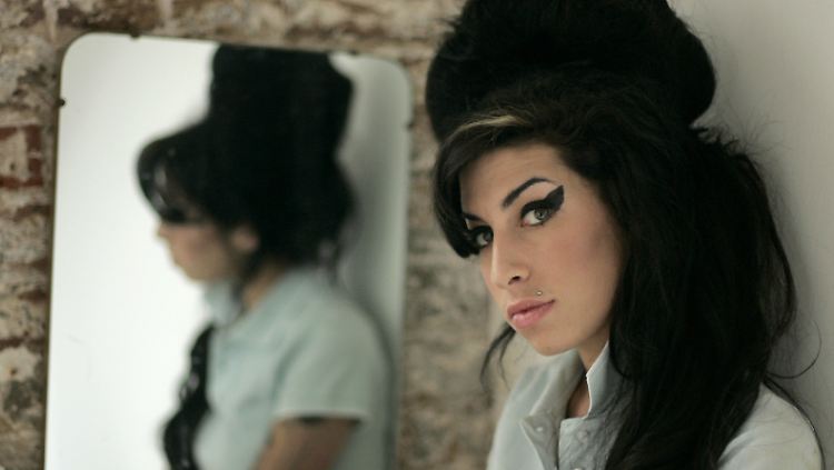 Amy Winhouse starb viel zu früh mit nur 27 Jahren. Ihre Musik wird unvergesslich sein.