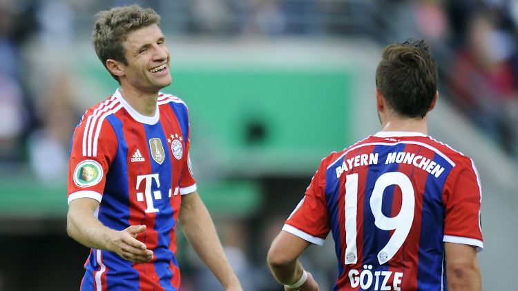 Da lacht er: Thomas Müller weiß. dass die Konkurrenz sich Hoffnungen macht.