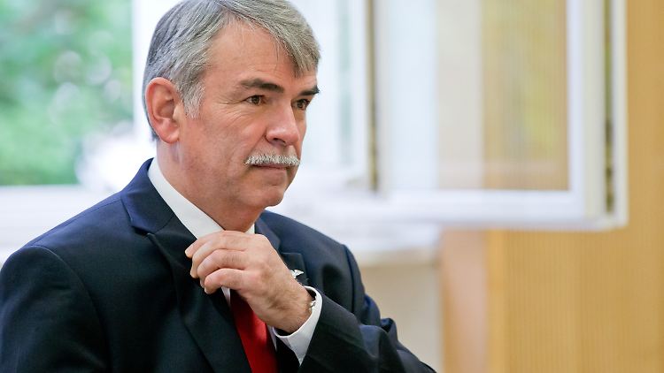 Freigesprochen, aber enttäuscht. Gustl Mollath besteht auf einen klaren Freispruch. 