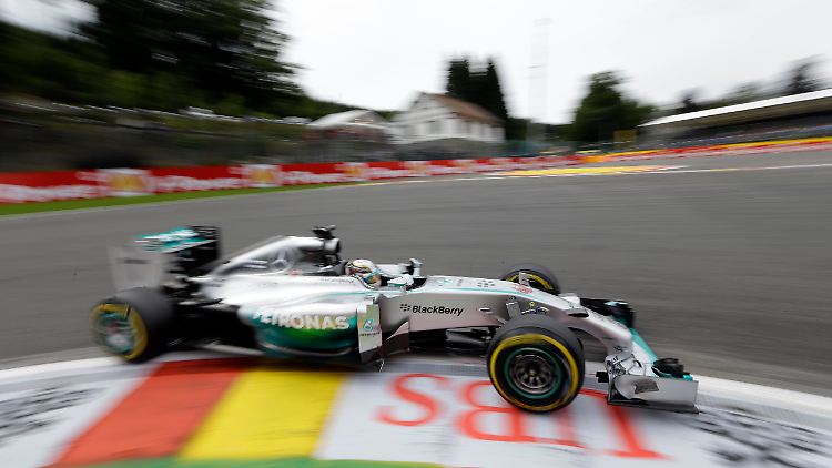 Lewis Hamilton setzte in Spa die Tagesbestzeit im Silberpfeil.