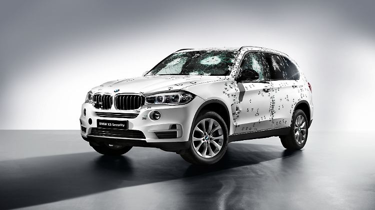 Selbst unter Beschuss bleibt ein X5 Security Plus fahrbereit.
