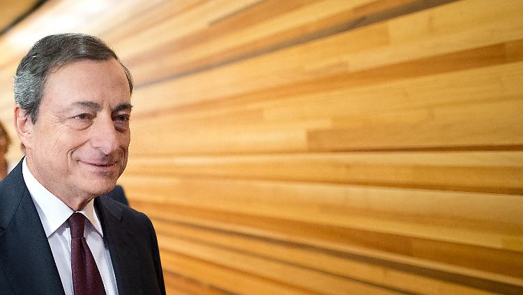 EZB-Chef Mario Draghi will die Geldschleusen weiter öffnen - die Kurse an der Frankfurter Börse starten durch.