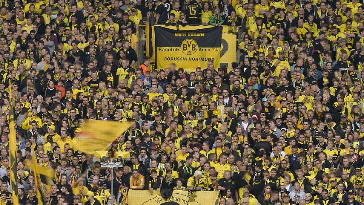 Für immer Westfalenstadion: Dortmunds Fans auf der Südtribüne.