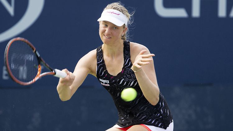 Mona Barthel steht in Runde zwei. 