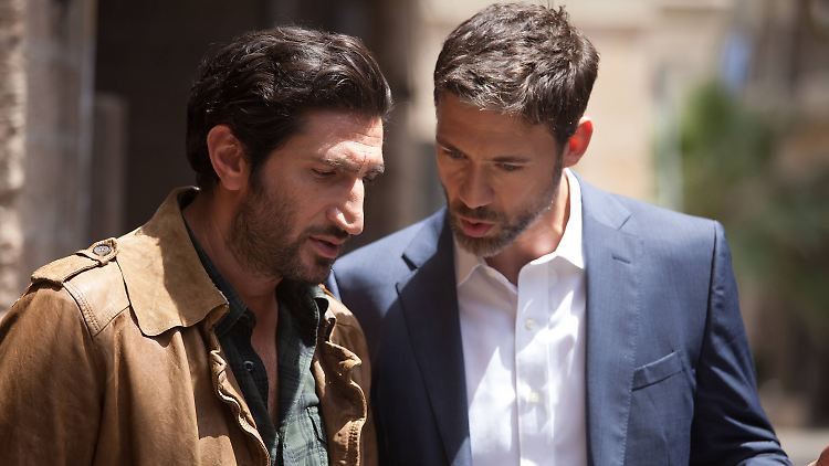 Fares Fares, links, als Fauzi, und Adam Rayner als Barry.
