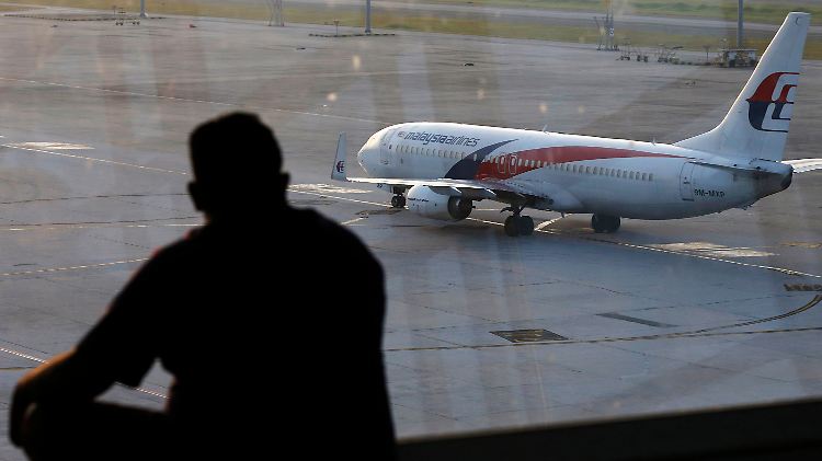 Nur noch gucken: Nach zwei Katastrophen bleiben bei Malaysia Airlines die Passagiere aus.