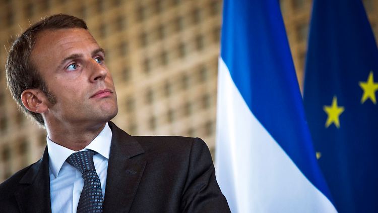 Wartet zu Beginn seiner Amtszeit mit einem Paukenschlag auf: Frankreichs neuer Wirtschaftsminister Emmanuel Macron.